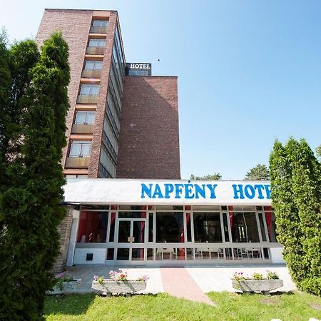 Hotel Napfeny Balatonlelle Kültér fotó