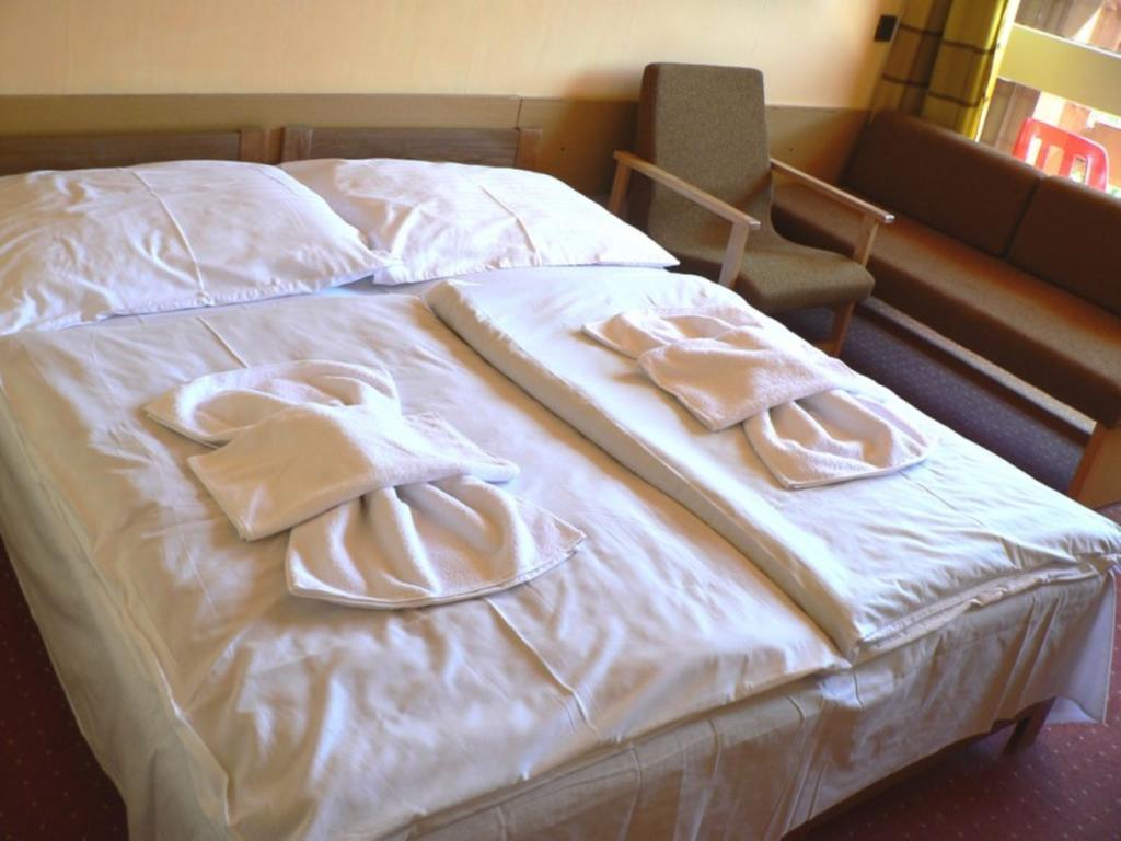 Hotel Napfeny Balatonlelle Kültér fotó