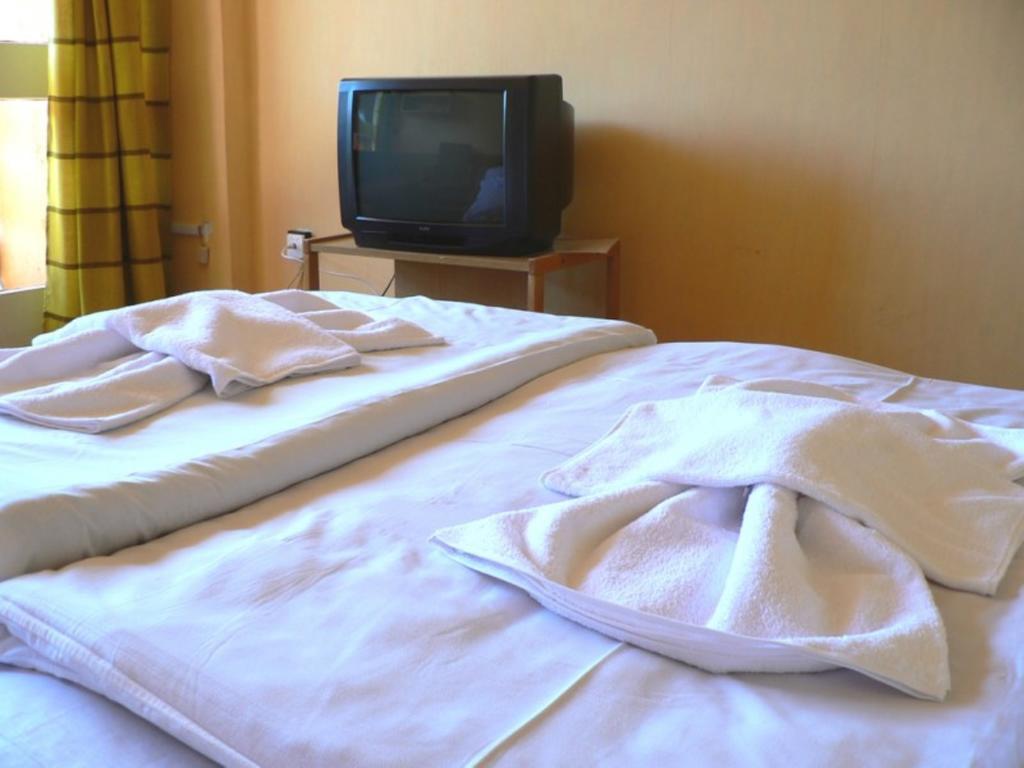 Hotel Napfeny Balatonlelle Szoba fotó